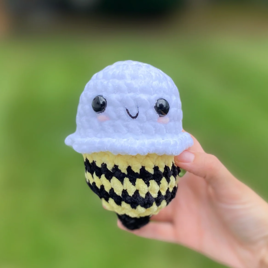 Ghost bee (Boo Bee)